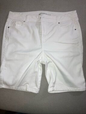 Avenue White Women’s Denim Short Shorts